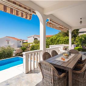4 Bedroom Villa with Pool near Milna, Brac Island Sleeps 8 